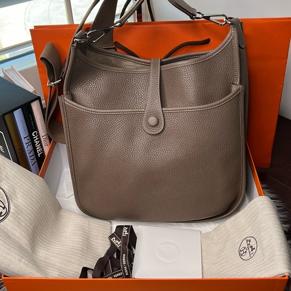 Hermes Evelyn III Shoulder Messenger Bag Taurillon Clemence Etoupe - Picture 4 of 17